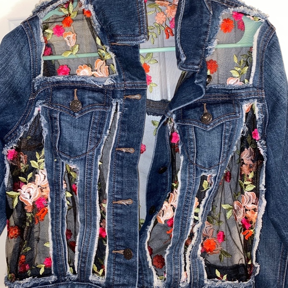Floral Jean Jacket - Picture 3 of 4